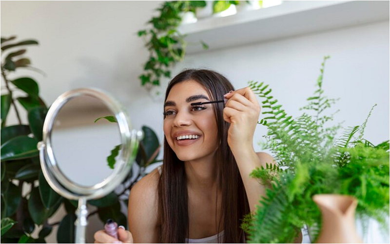 Top 3 Waterproof Mascaras That Won’t Smudge or Smear: Lashes That Last